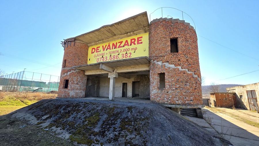 Birou, de 1,200 mp, în Nord