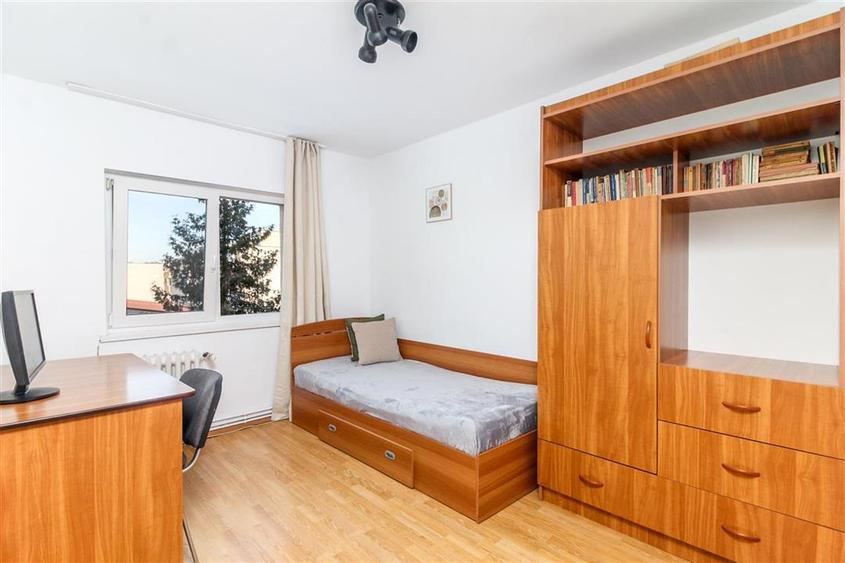 Apartament cu 4 camere decomandat în Gheorgheni