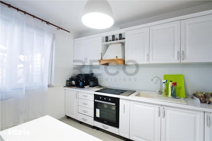 Casă cu 5 camere cu Teren 380 Mp în Nufărul