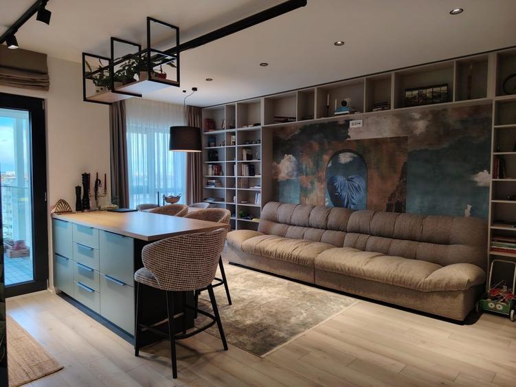 Apartament cu 5 camere decomandat, mobilat în P-ta Presei Libere