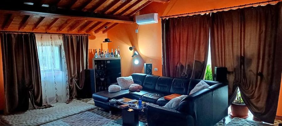 Casă cu 5 camere cu Teren 700 Mp în Cazasu