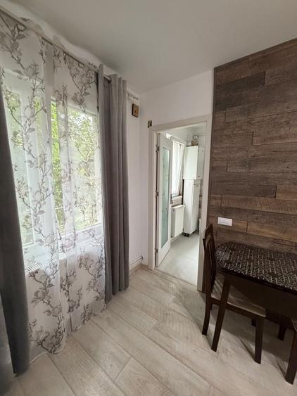 Apartament cu 2 camere semidecomandat în Ciric