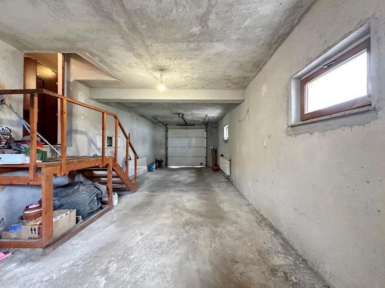 Casă individuală cu 5 camere cu Canalizare în Hălchiu