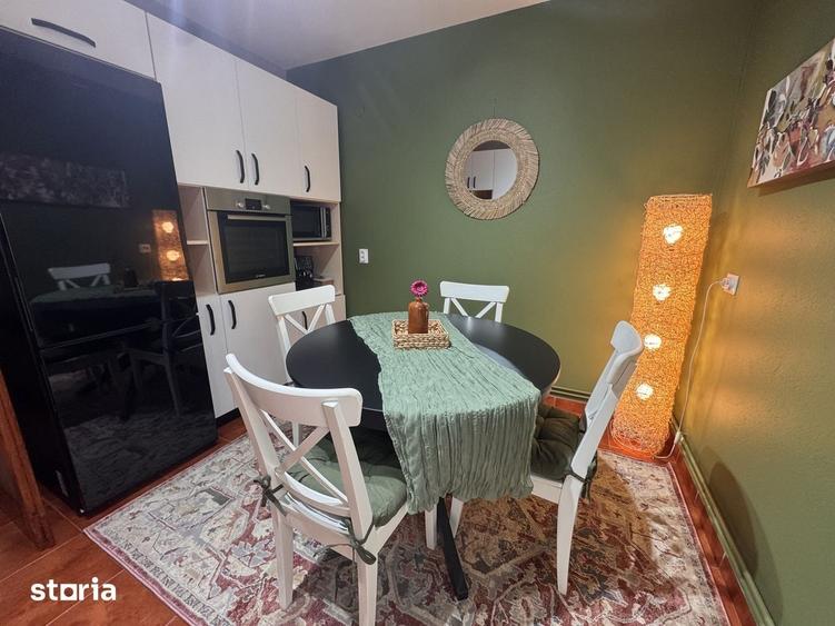 Apartament cu 3 camere decomandat în Exterior Vest