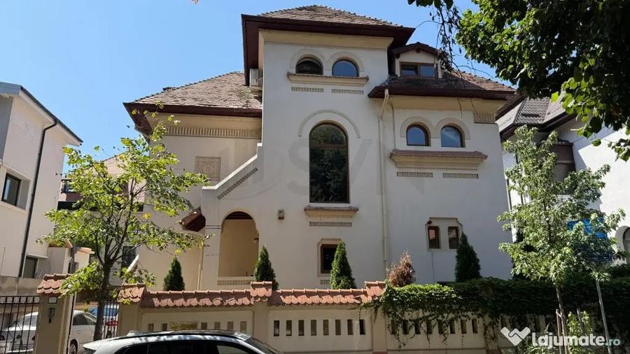 Casă cu 7 camere cu Teren 420 Mp în Dorobanți