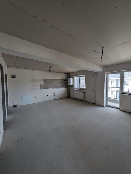 Apartament cu 3 camere semidecomandat în Central