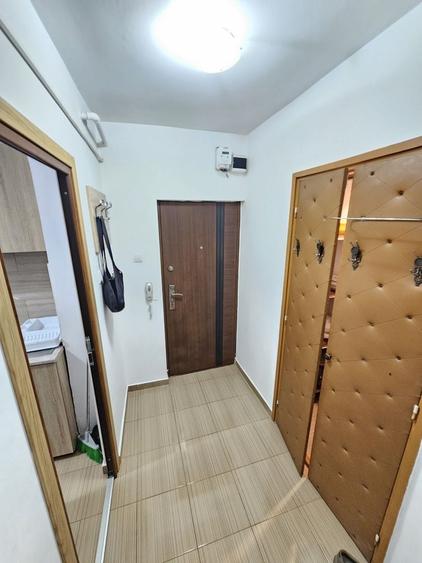 Apartament cu 2 camere semidecomandat, mobilat în Tineretului