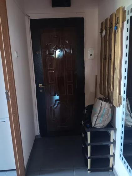 Apartament cu 2 camere semidecomandat, mobilat în P-ța Reșița