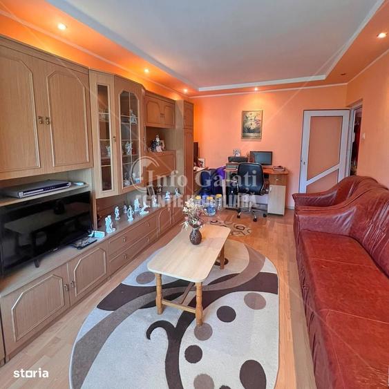 | Apartament cu 3 camere | Micro 17, Str. Oltului | - 1