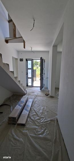Casă cu 4 camere cu Teren 310 Mp în Cristești