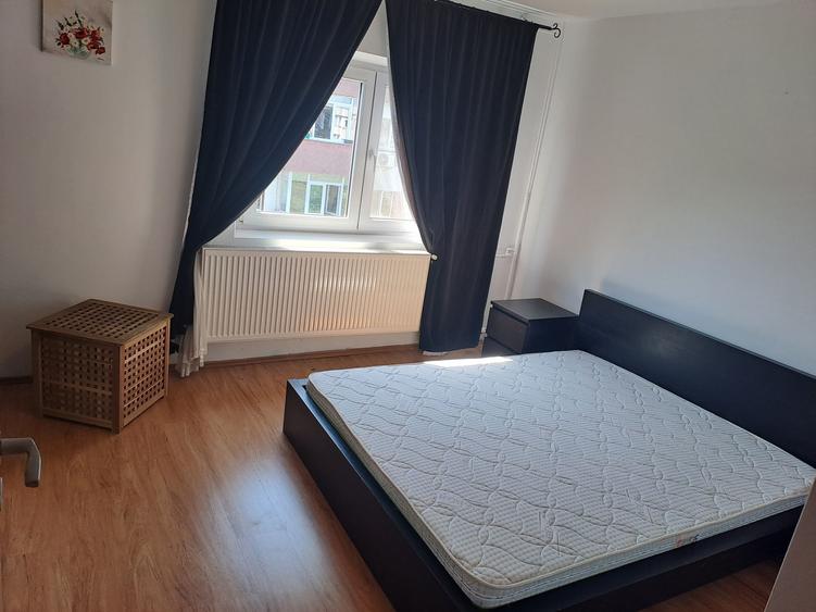 Apartament cu 2 camere decomandat în Drumul Sării