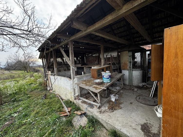 Casă cu 4 camere cu Teren 2800 Mp în Râpa