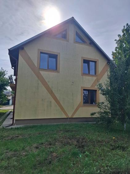 Casă cu 4 camere în Central