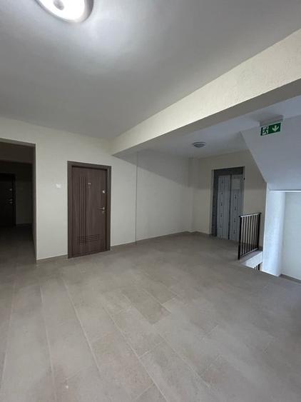 Apartament cu 5 camere semidecomandat în Central