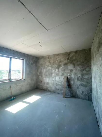 Casă cu 4 camere cu Teren 305 Mp în Ghiroda