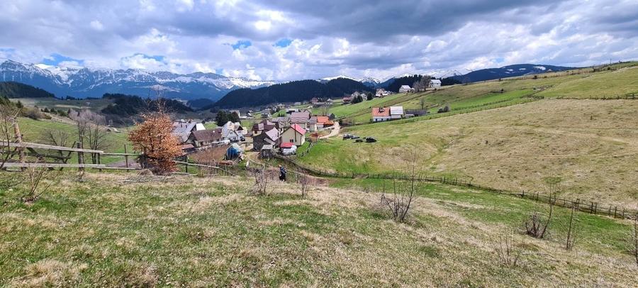 Teren Construcții intravilan de 8487 mp, în Fundata