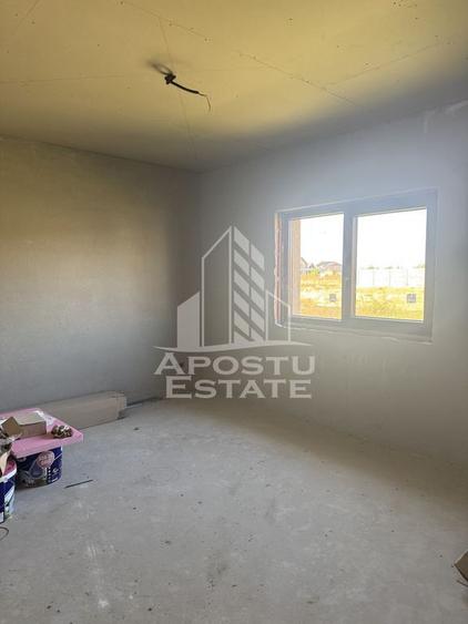 Casă cu 5 camere cu Teren 602 Mp în Ghiroda