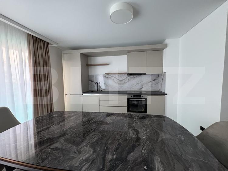 Apartament 3 camere, 2 bai, parcare, zona UMF - 6