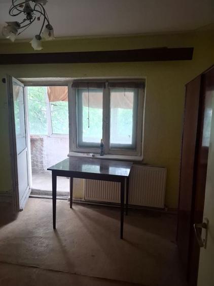 Apartament cu 3 camere decomandat în Tineretului