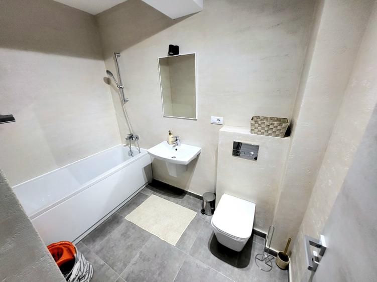 Apartament cu 3 camere decomandat în Mazepa 2