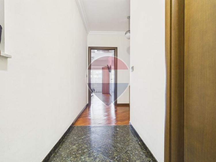 Apartament cu 2 camere decomandat, mobilat în P-ța Romană