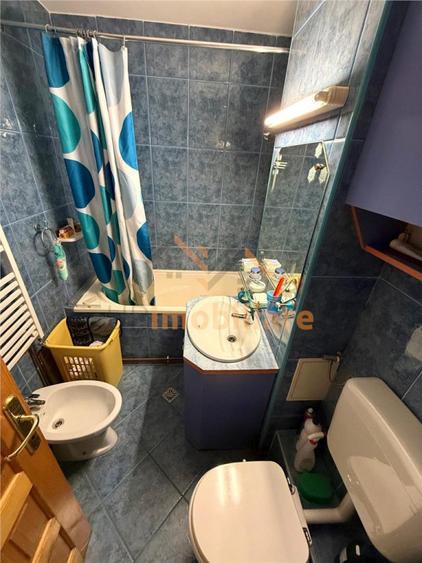 Apartament cu 3 camere decomandat în Lotus