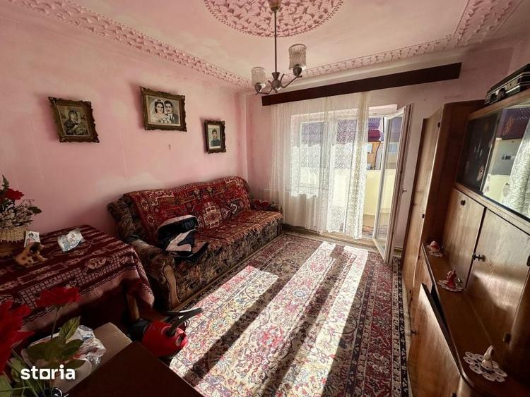 Apartament cu 4 camere decomandat în Central