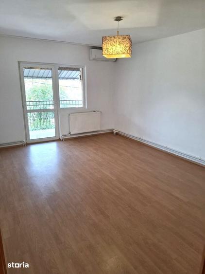 Casă cu 5 camere cu Teren 200 Mp în Central