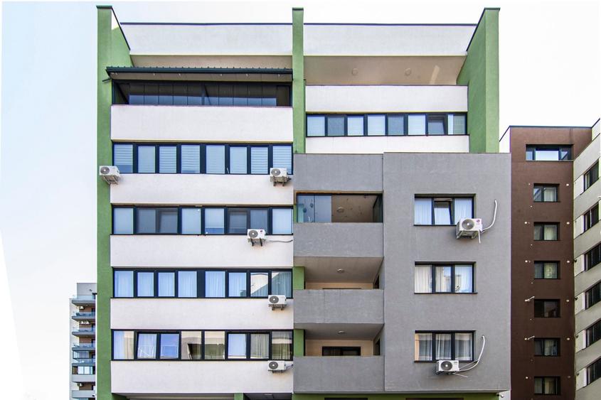 Apartament cu 3 camere semidecomandat în Drumul Taberei
