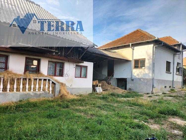 Casă individuală cu 4 camere cu Teren 2700 Mp în Coșești
