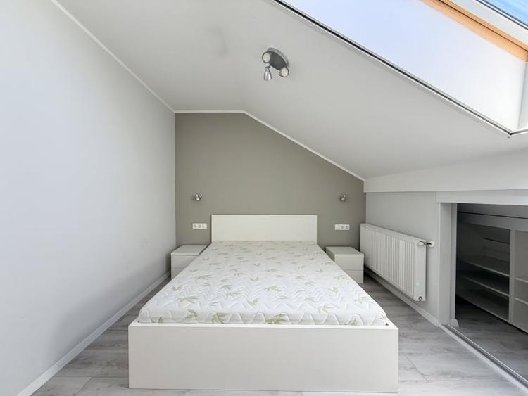 Apartament cu 3 camere decomandat, mobilat în Dumbrăvița
