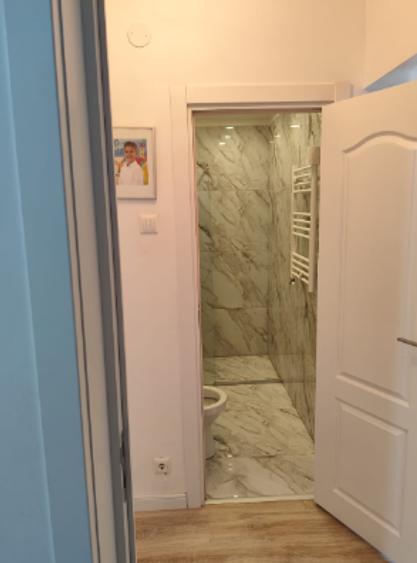 Apartament cu 3 camere semidecomandat în Drumul Taberei