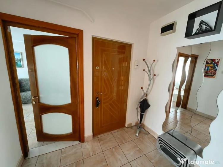 Apartament cu 2 camere decomandat în Exterior Vest