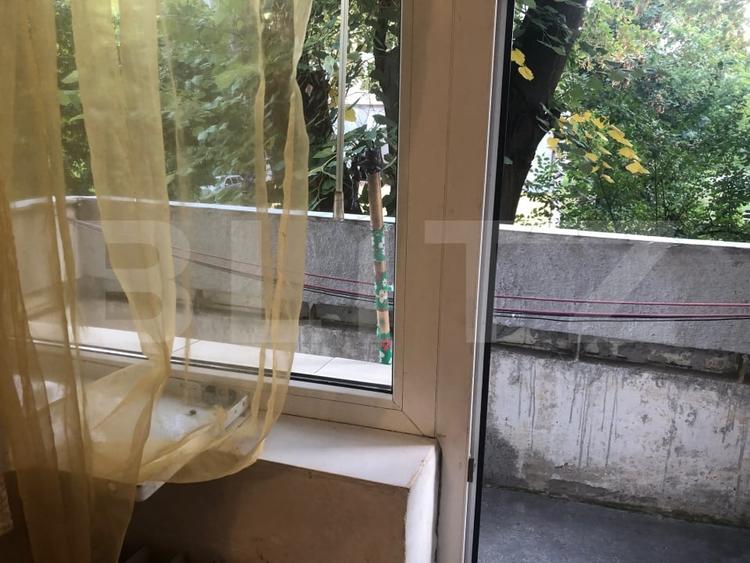 Apartament cu 2 camere semidecomandat, mobilat în Solidarității