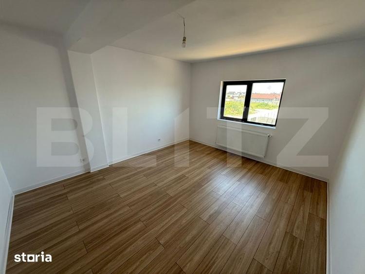 Casă cu 5 camere cu Teren 329 Mp în Cârcea