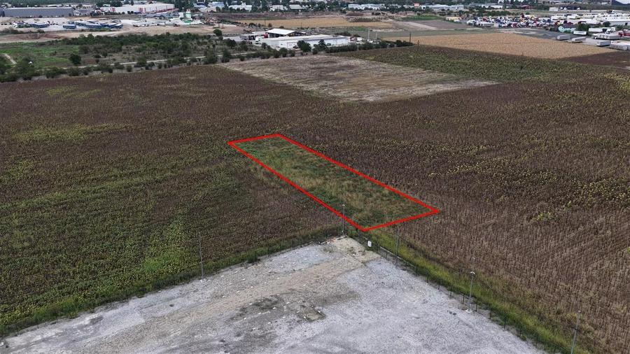 Teren Construcții intravilan de 2100 mp, în Vest