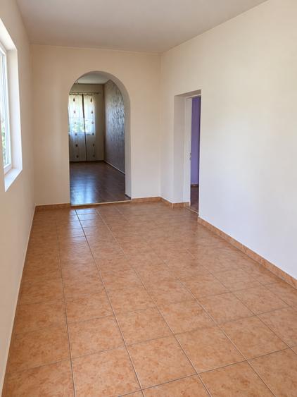 Casă individuală cu 5 camere cu Garaj în Săcălaz