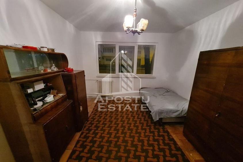 Apartament cu 3 camere semidecomandat, mobilat în Șagului