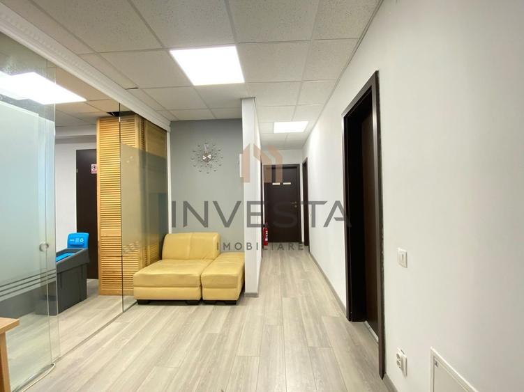 Apartament cu 4 camere decomandat, mobilat în Central