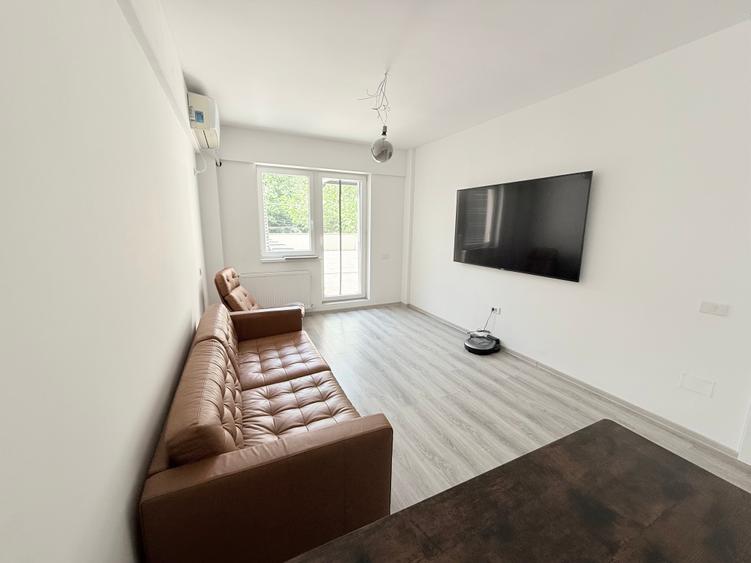Apartament cu 3 camere semidecomandat în Brâncoveanu