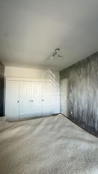Apartament cu 3 camere semidecomandat, mobilat în Girocului