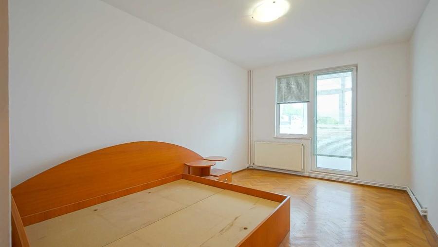 Apartament cu 3 camere decomandat în Griviței