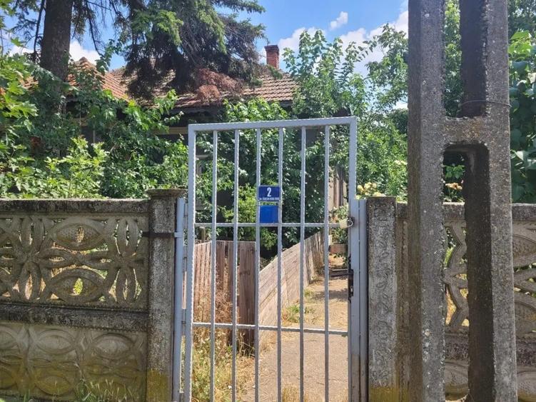 Teren de 1900 mp, în Curcani
