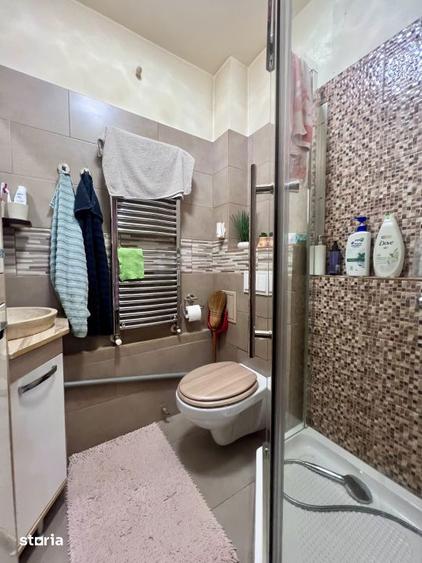Apartament cu 3 camere semidecomandat, mobilat în Ciarda Roșie