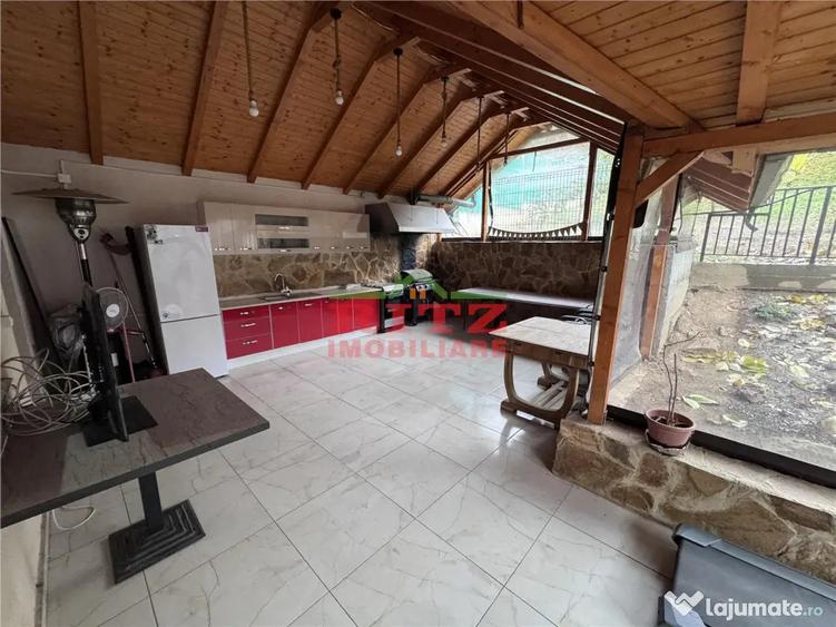 Casă cu 4 camere cu Teren 560 Mp în Central