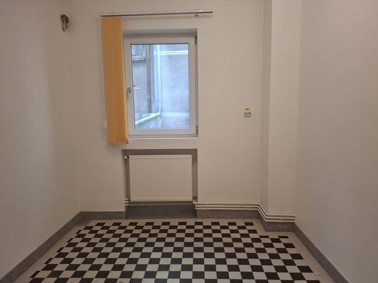 Birou, de 125 mp, în Moșilor