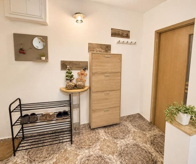Apartament cu 2 camere semidecomandat în Rovine