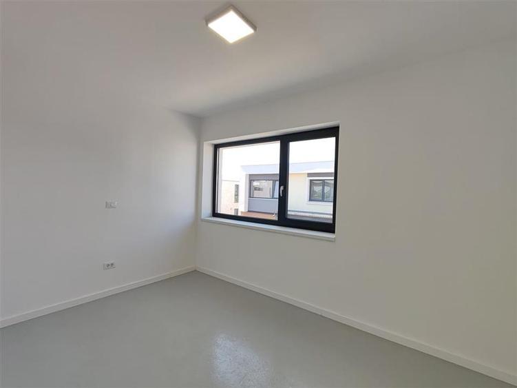 Duplex cu 4 camere cu Canalizare în Bartolomeu