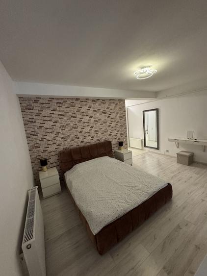 Apartament cu 2 camere decomandat în Apărătorii Patriei
