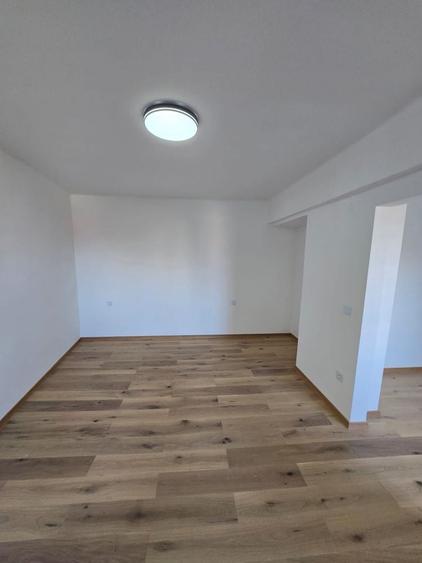 Apartament cu 2 camere semidecomandat în Horea